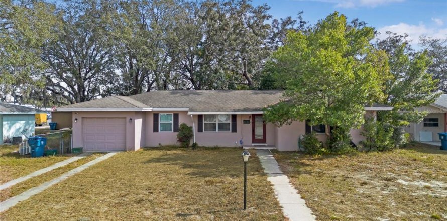 House in Spring Hill, Florida 3 bedrooms, 115.29 sq.m. № 1547917