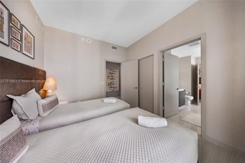 Снять в аренду кондоминиум в Майами, Флорида 3 спальни, 153.2м2, № 2082400 - фото 14