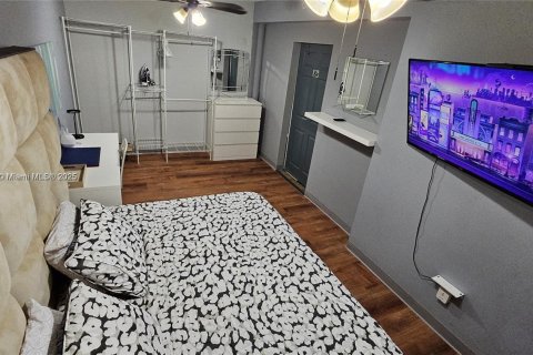 Снять в аренду виллу или дом в Корал-Гейблс, Флорида 3 спальни, 102.19м2, № 2017211 - фото 18