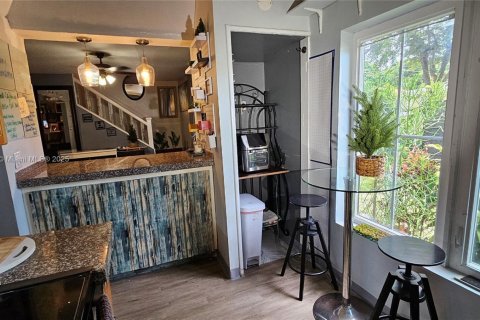 Снять в аренду виллу или дом в Корал-Гейблс, Флорида 3 спальни, 102.19м2, № 2017211 - фото 11