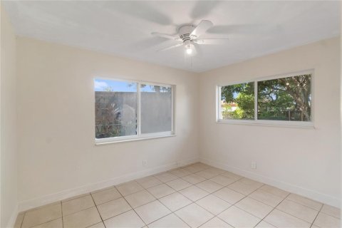 House in Fort Lauderdale, Florida 3 bedrooms, 92.9 sq.m. № 2400579 - photo 23