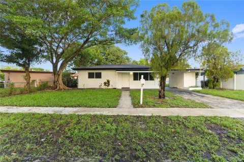 House in Fort Lauderdale, Florida 3 bedrooms, 92.9 sq.m. № 2400579 - photo 28