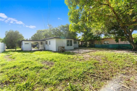 House in Fort Lauderdale, Florida 3 bedrooms, 92.9 sq.m. № 2400579 - photo 6