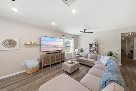 Villa ou maison à vendre à Weeki Wachee, Floride: 4 chambres, 200.76 m2 № 2355082 - photo 16