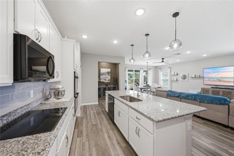 Villa ou maison à vendre à Weeki Wachee, Floride: 4 chambres, 200.76 m2 № 2355082 - photo 25