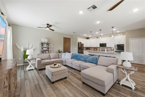 Villa ou maison à vendre à Weeki Wachee, Floride: 4 chambres, 200.76 m2 № 2355082 - photo 17