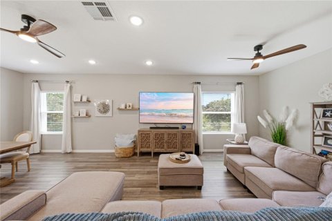 Villa ou maison à vendre à Weeki Wachee, Floride: 4 chambres, 200.76 m2 № 2355082 - photo 15