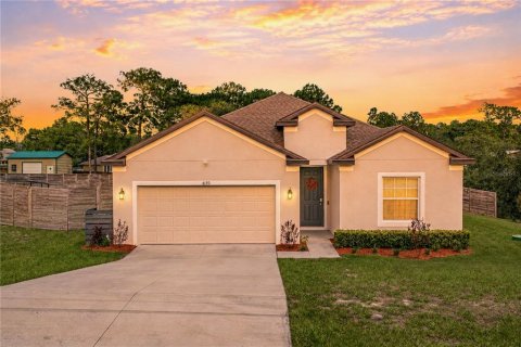 Casa en Weeki Wachee, Florida 4 dormitorios, 200.76 m2 № 2355082