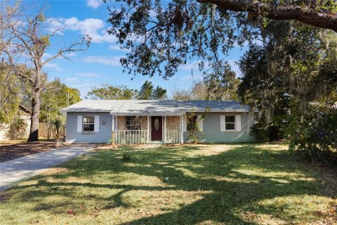 House in Tavares, Florida 3 bedrooms, 125.42 sq.m. № 1512851 - photo 1