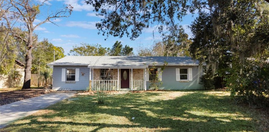 House in Tavares, Florida 3 bedrooms, 125.42 sq.m. № 1512851