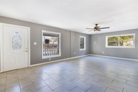 House in Tavares, Florida 3 bedrooms, 125.42 sq.m. № 1512851 - photo 7