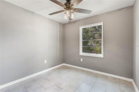 House in Tavares, Florida 3 bedrooms, 125.42 sq.m. № 1512851 - photo 15