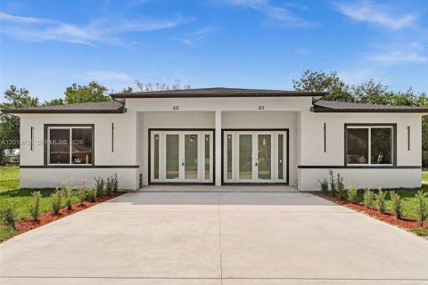 Casa en St. Lucie, Florida 5 dormitorios, 165.64 m2 № 2173212