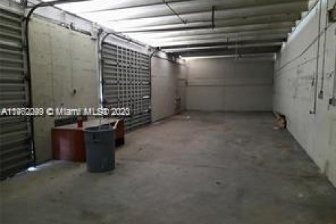 Propiedad comercial en alquiler en Miami, Florida № 748153 - foto 1