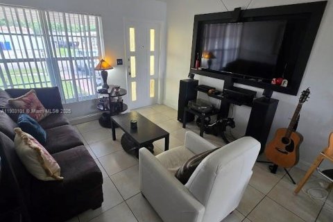Villa ou maison à vendre à West Park, Floride: 3 chambres, 78.04 m2 № 1954356 - photo 6