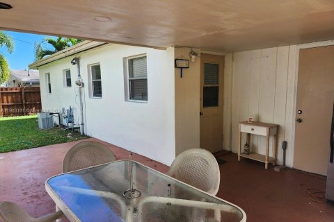 Villa ou maison à vendre à West Park, Floride: 3 chambres, 78.04 m2 № 1954356 - photo 25