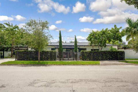 Купить коммерческую недвижимость в Майами, Флорида 157.93м2, № 1947134 - фото 1