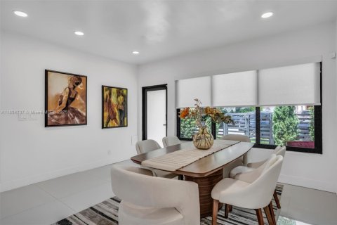 Купить коммерческую недвижимость в Майами, Флорида 157.93м2, № 1947134 - фото 17