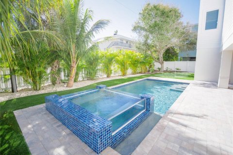 House in Bradenton Beach, Florida 8 bedrooms, 358.51 sq.m. № 1785299 - photo 3