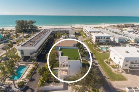 House in Bradenton Beach, Florida 8 bedrooms, 358.51 sq.m. № 1785299 - photo 2