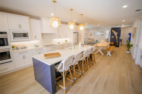 House in Bradenton Beach, Florida 8 bedrooms, 358.51 sq.m. № 1785299 - photo 9