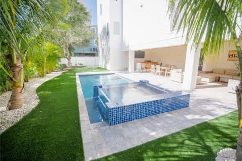 House in Bradenton Beach, Florida 8 bedrooms, 358.51 sq.m. № 1785299 - photo 4