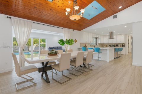 Villa ou maison à vendre à Davie, Floride: 6 chambres, 507.9 m2 № 2017157 - photo 10