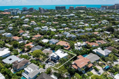 Casa en venta en Key Biscayne, Florida, 6 dormitorios, 389.26 m2 № 2256961 - foto 13