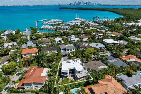 Casa en Key Biscayne, Florida 6 dormitorios, 389.26 m2 № 2256961