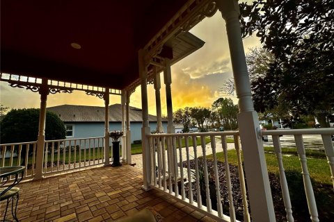 House in Brooksville, Florida 2 bedrooms, 176.79 sq.m. № 2142055 - photo 8