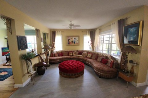 House in Brooksville, Florida 2 bedrooms, 176.79 sq.m. № 2142055 - photo 23