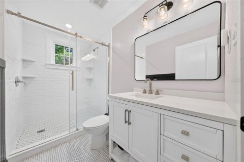 House in Orlando, Florida 4 bedrooms, 180.51 sq.m. № 2396112 - photo 14