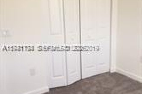 Townhouse in Miami, Florida 3 bedrooms, 154.4 sq.m. № 1998948 - photo 14