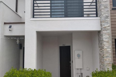 Townhouse in Miami, Florida 3 bedrooms, 154.4 sq.m. № 1998948