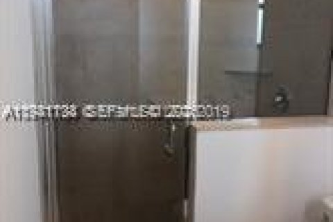 Townhouse in Miami, Florida 3 bedrooms, 154.4 sq.m. № 1998948 - photo 5