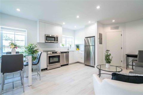 Propiedad comercial en venta en Miami Beach, Florida № 2179188 - foto 23