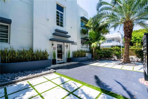 Propiedad comercial en venta en Miami Beach, Florida № 2179188 - foto 2