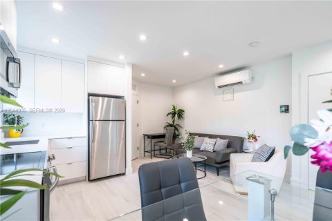 Propiedad comercial en venta en Miami Beach, Florida № 2179188 - foto 24