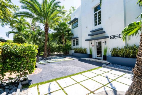 Propiedad comercial en venta en Miami Beach, Florida № 2179188 - foto 22