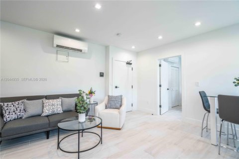 Propiedad comercial en venta en Miami Beach, Florida № 2179188 - foto 25