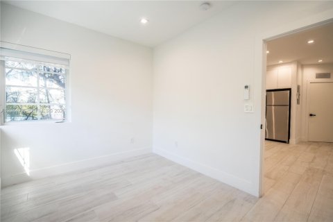 Propiedad comercial en venta en Miami Beach, Florida № 2179188 - foto 21