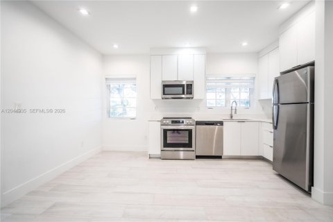 Propiedad comercial en venta en Miami Beach, Florida № 2179188 - foto 17