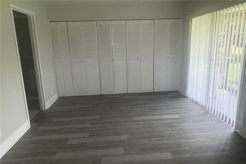 Condo in Sun City Center, Florida, 1 bedroom  № 2207016 - photo 11