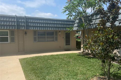 Condo in Sun City Center, Florida, 1 bedroom  № 2207016 - photo 3