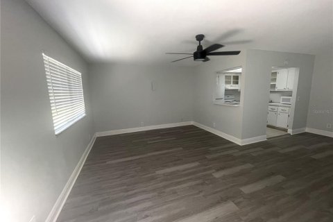Condo in Sun City Center, Florida, 1 bedroom  № 2207016 - photo 4