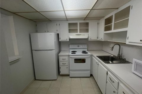 Condo in Sun City Center, Florida, 1 bedroom  № 2207016 - photo 6