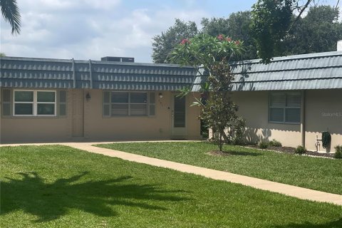 Condo in Sun City Center, Florida, 1 bedroom  № 2207016 - photo 2