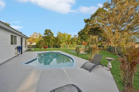 Купить виллу или дом в Порт-Сент-Луси, Флорида 3 спальни, 109.25м2, № 1999679 - фото 30