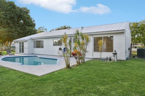 Купить виллу или дом в Порт-Сент-Луси, Флорида 3 спальни, 109.25м2, № 1999679 - фото 29