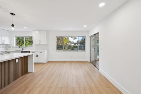 Купить виллу или дом в Порт-Сент-Луси, Флорида 3 спальни, 109.25м2, № 1999679 - фото 8